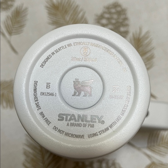 Stanley Cream and White Mugs with handles - Picture 15 of 15